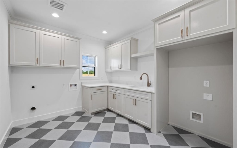 213 Amistad, McGregor, TX 76657, 5 Bedrooms Bedrooms, ,3 BathroomsBathrooms,Residential,For Sale,213 Amistad,20970068