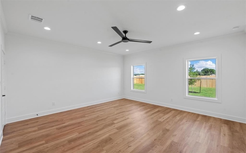 213 Amistad, McGregor, TX 76657, 5 Bedrooms Bedrooms, ,3 BathroomsBathrooms,Residential,For Sale,213 Amistad,20970068