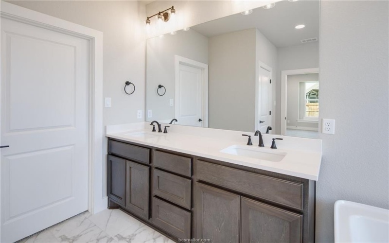 2504 Bramber, College Station, TX 77845, 4 Bedrooms Bedrooms, ,3 BathroomsBathrooms,Residential,For Sale,2504 Bramber,24011903