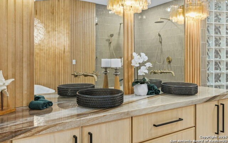 6 Turin Ct, San Antonio, TX 78257, 5 Bedrooms Bedrooms, ,5 BathroomsBathrooms,Residential,For Sale,6 Turin Ct,1875984