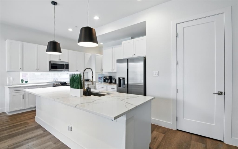 4640 Munger Avenue #102, Dallas, TX 75204, 2 Bedrooms Bedrooms, ,2 BathroomsBathrooms,Residential,For Sale,4640 Munger Avenue,20969718
