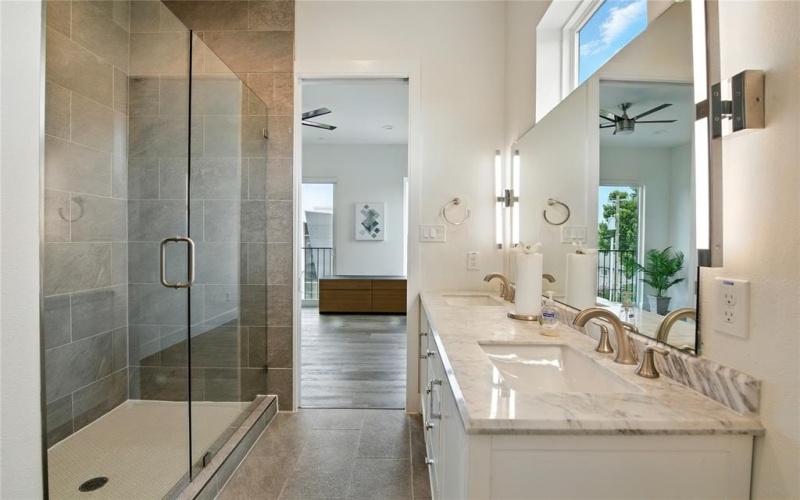 4640 Munger Avenue #102, Dallas, TX 75204, 2 Bedrooms Bedrooms, ,2 BathroomsBathrooms,Residential,For Sale,4640 Munger Avenue,20969718