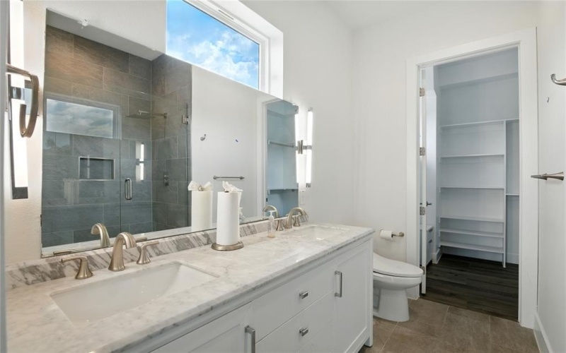 4640 Munger Avenue #102, Dallas, TX 75204, 2 Bedrooms Bedrooms, ,2 BathroomsBathrooms,Residential,For Sale,4640 Munger Avenue,20969718