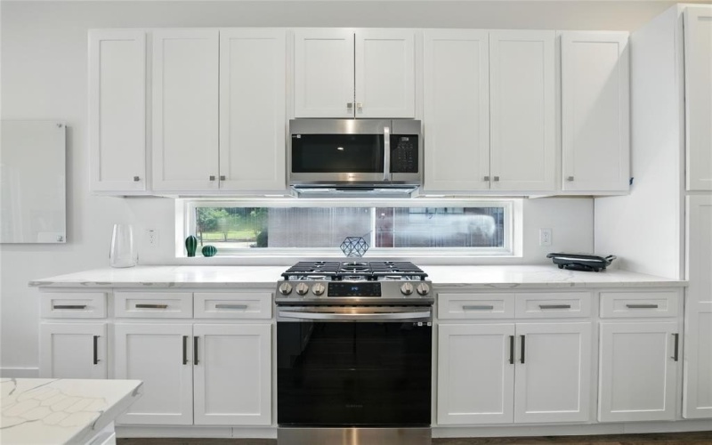 4640 Munger Avenue #102, Dallas, TX 75204, 2 Bedrooms Bedrooms, ,2 BathroomsBathrooms,Residential,For Sale,4640 Munger Avenue,20969718