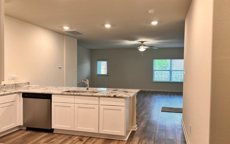 316 Marsh Lane, Princeton, TX 75407, 3 Bedrooms Bedrooms, ,2 BathroomsBathrooms,Residential Lease,For Rent,316 Marsh Lane,20970323