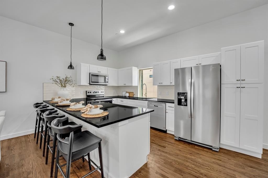 5806 Bryan Parkway #4, Dallas, TX 75206, 2 Habitaciones Habitaciones , ,2 BañosBaños,Residential Lease,En Alquiler,5806 Bryan Parkway,20970520