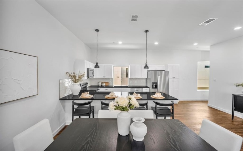 5806 Bryan Parkway #4, Dallas, TX 75206, 2 Habitaciones Habitaciones , ,2 BañosBaños,Residential Lease,En Alquiler,5806 Bryan Parkway,20970520