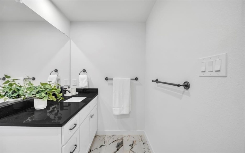 5806 Bryan Parkway #4, Dallas, TX 75206, 2 Habitaciones Habitaciones , ,2 BañosBaños,Residential Lease,En Alquiler,5806 Bryan Parkway,20970520