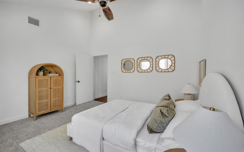 5806 Bryan Parkway #4, Dallas, TX 75206, 2 Habitaciones Habitaciones , ,2 BañosBaños,Residential Lease,En Alquiler,5806 Bryan Parkway,20970520