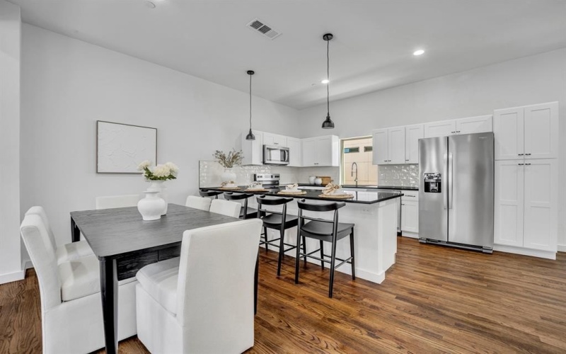 5806 Bryan Parkway #4, Dallas, TX 75206, 2 Habitaciones Habitaciones , ,2 BañosBaños,Residential Lease,En Alquiler,5806 Bryan Parkway,20970520