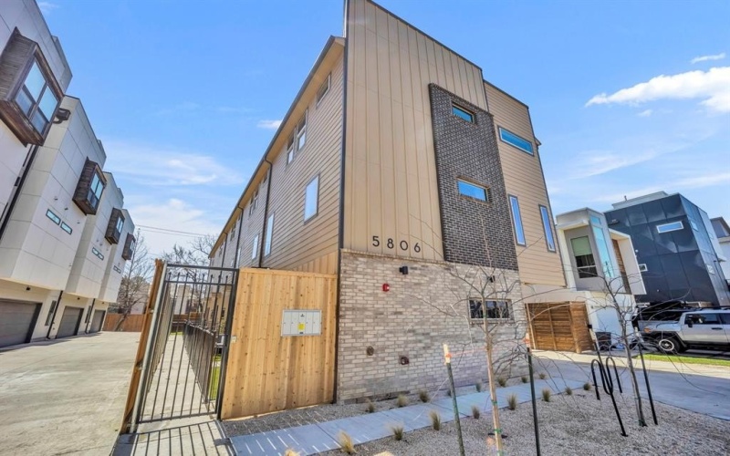 5806 Bryan Parkway #4, Dallas, TX 75206, 2 Habitaciones Habitaciones , ,2 BañosBaños,Residential Lease,En Alquiler,5806 Bryan Parkway,20970520