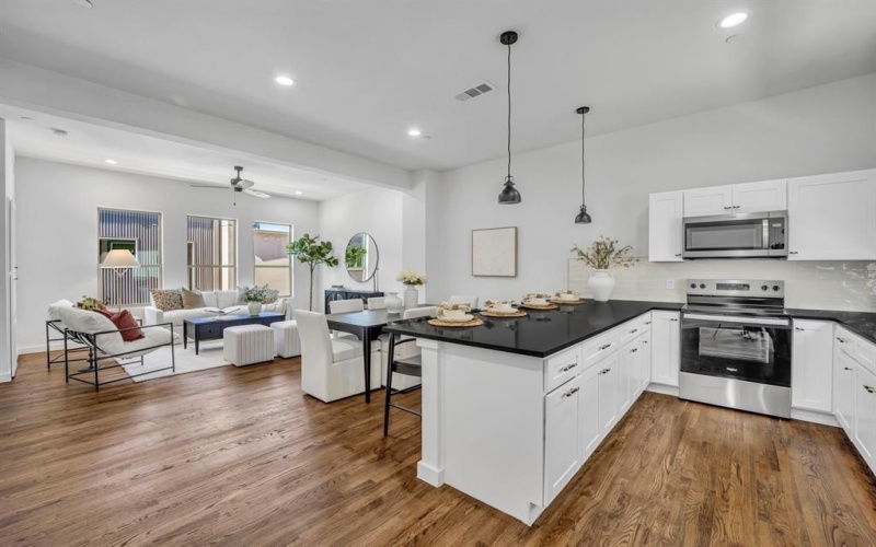 5806 Bryan Parkway #4, Dallas, TX 75206, 2 Habitaciones Habitaciones , ,2 BañosBaños,Residential Lease,En Alquiler,5806 Bryan Parkway,20970520