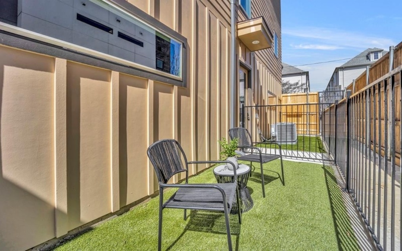 5806 Bryan Parkway #4, Dallas, TX 75206, 2 Habitaciones Habitaciones , ,2 BañosBaños,Residential Lease,En Alquiler,5806 Bryan Parkway,20970520