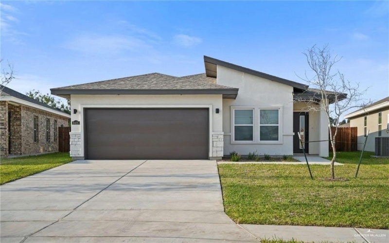 8425 N 35th Street, McAllen, TX 78504, 3 Bedrooms Bedrooms, ,2 BathroomsBathrooms,Residential,For Sale,8425 N 35th Street,473745