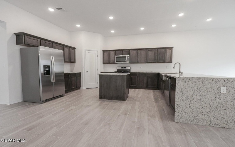 14309 Chris Zingo Lane, El Paso, TX 79928, 5 Habitaciones Habitaciones , ,3 BañosBaños,Residential,En Venta,14309 Chris Zingo Lane,924658