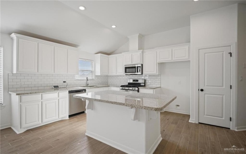 8306 N 34th Lane, McAllen, TX 78504, 3 Bedrooms Bedrooms, ,2 BathroomsBathrooms,Residential,For Sale,8306 N 34th Lane,473790