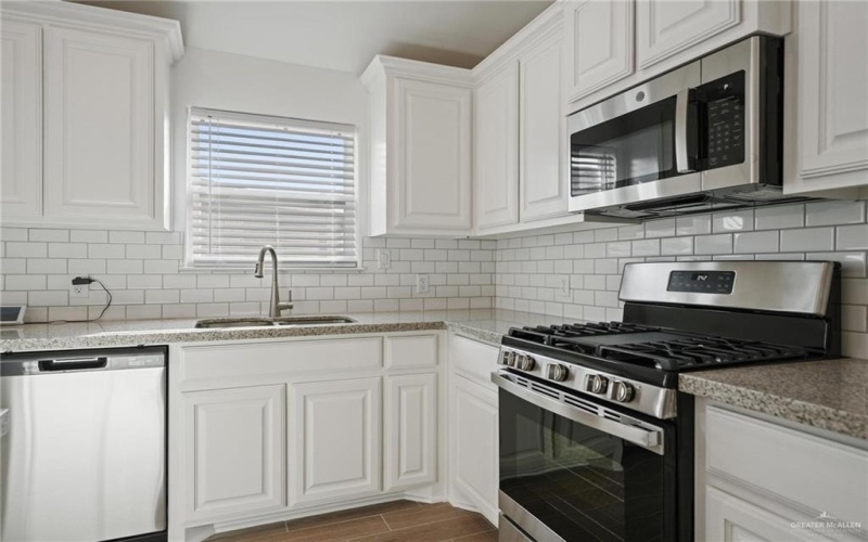 8306 N 34th Lane, McAllen, TX 78504, 3 Bedrooms Bedrooms, ,2 BathroomsBathrooms,Residential,For Sale,8306 N 34th Lane,473790
