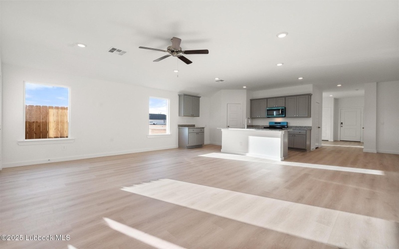 7803 93rd Street, Lubbock, TX 79424, 4 Bedrooms Bedrooms, ,3 BathroomsBathrooms,Residential,For Sale,7803 93rd Street,202556345