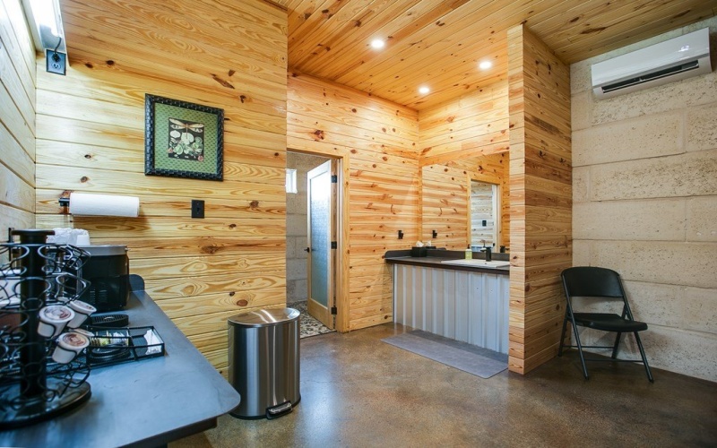 19621 Bluff Rd, Christoval, TX 76935, ,Commercial Sale,En Venta,19621 Bluff Rd,127869