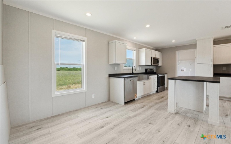 1287 County Road 402, Flatonia, TX 78941, 4 Habitaciones Habitaciones , ,2 BañosBaños,Residential,En Venta,1287 County Road 402,583544