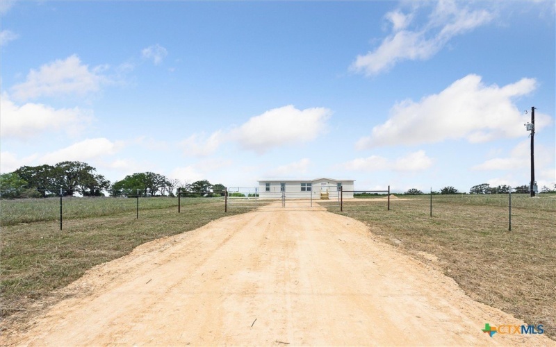 1287 County Road 402, Flatonia, TX 78941, 4 Habitaciones Habitaciones , ,2 BañosBaños,Residential,En Venta,1287 County Road 402,583544