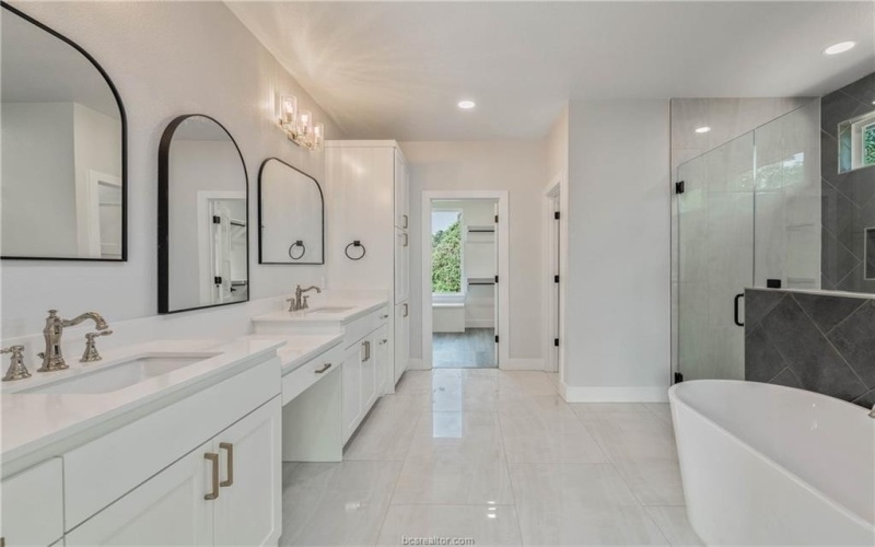4374 Berkshire, Franklin, TX 77856, 4 Bedrooms Bedrooms, ,3 BathroomsBathrooms,Residential,For Sale,4374 Berkshire,24013711
