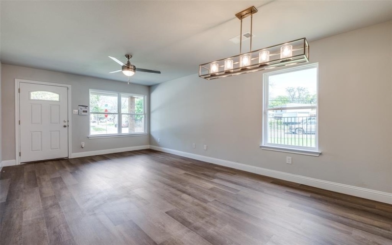 2424 Garden Drive, Dallas, TX 75215, 3 Habitaciones Habitaciones , ,2 BañosBaños,Residential,En Venta,2424 Garden Drive,20970746