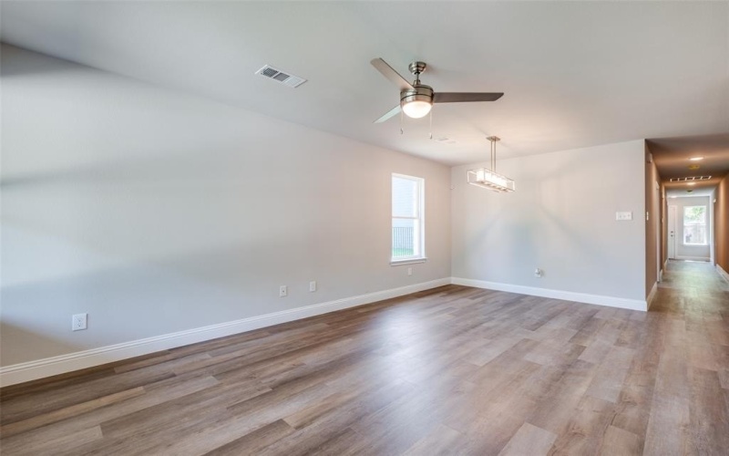 2424 Garden Drive, Dallas, TX 75215, 3 Habitaciones Habitaciones , ,2 BañosBaños,Residential,En Venta,2424 Garden Drive,20970746