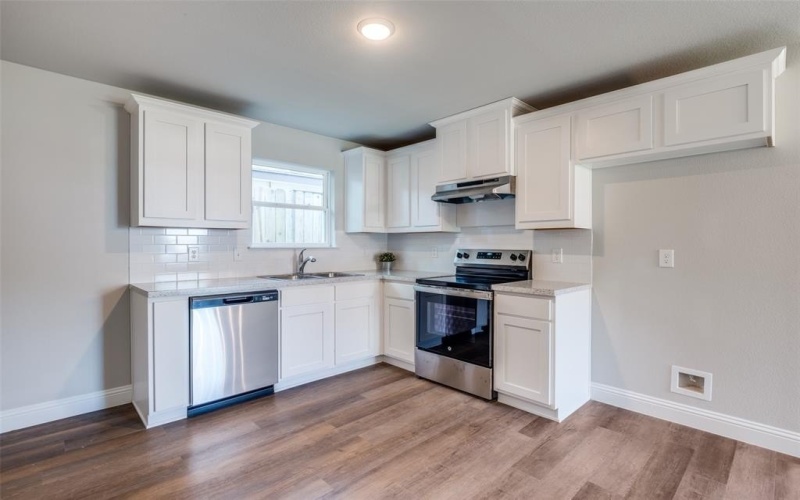 2424 Garden Drive, Dallas, TX 75215, 3 Habitaciones Habitaciones , ,2 BañosBaños,Residential,En Venta,2424 Garden Drive,20970746