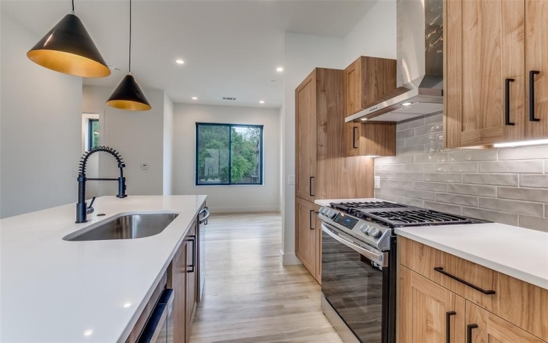 5609 Live Oak Street #107, Dallas, TX 75206, 1 Dormitorio Habitaciones , ,1 BañoBaños,Residential Lease,En Alquiler,5609 Live Oak Street,20970847