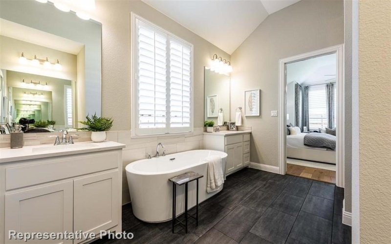 916 Roys Drive, Rockwall, TX 75087, 4 Bedrooms Bedrooms, ,5 BathroomsBathrooms,Residential,For Sale,916 Roys Drive,20970949