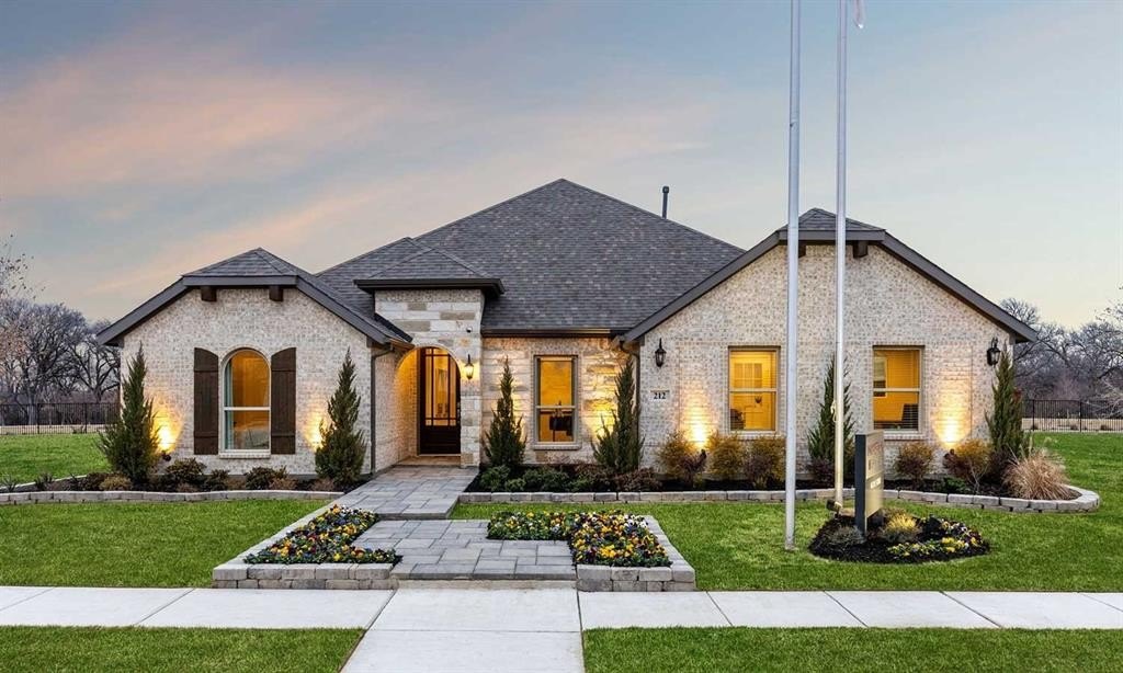 1104 Cascades Drive, Justin, TX 76247, 4 Bedrooms Bedrooms, ,3 BathroomsBathrooms,Residential,For Sale,1104 Cascades Drive,20971001