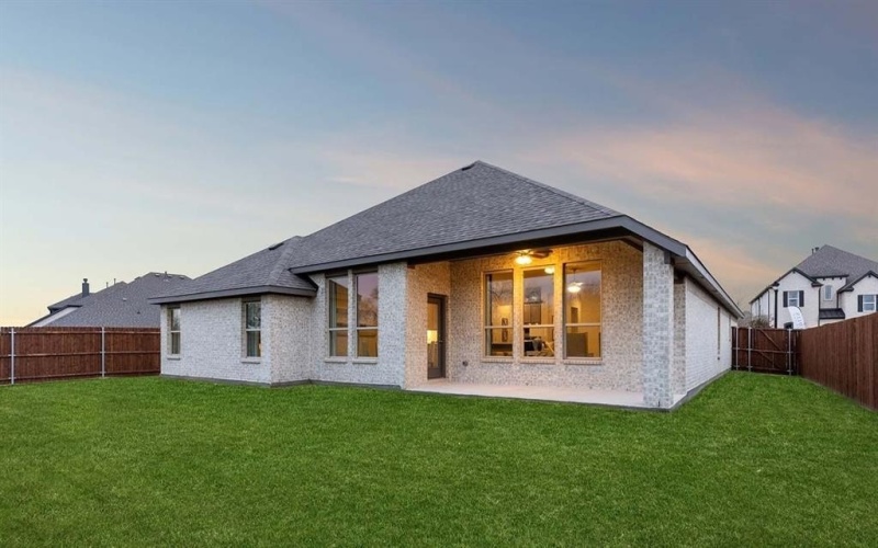 1104 Cascades Drive, Justin, TX 76247, 4 Bedrooms Bedrooms, ,3 BathroomsBathrooms,Residential,For Sale,1104 Cascades Drive,20971001