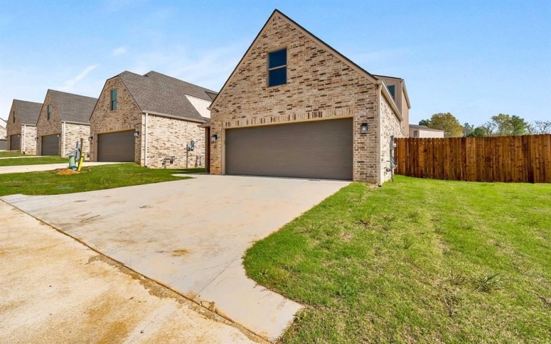 4344 Macnab Drive #30, Tyler, TX 75707, 4 Bedrooms Bedrooms, ,2 BathroomsBathrooms,Residential,For Sale,4344 Macnab Drive,20971069