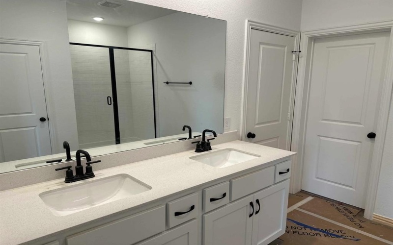 1916 Honey Creek Road, Forney, TX 75126, 4 Bedrooms Bedrooms, ,3 BathroomsBathrooms,Residential,For Sale,1916 Honey Creek Road,20971334