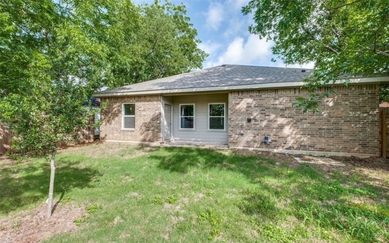 2726 Lawrence Street, Dallas, TX 75215, 3 Bedrooms Bedrooms, ,2 BathroomsBathrooms,Residential,For Sale,2726 Lawrence Street,20971600