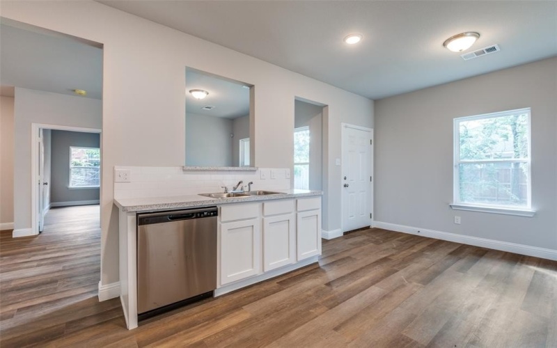 2726 Lawrence Street, Dallas, TX 75215, 3 Bedrooms Bedrooms, ,2 BathroomsBathrooms,Residential,For Sale,2726 Lawrence Street,20971600