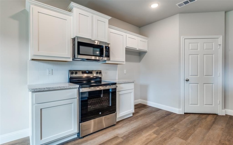 2726 Lawrence Street, Dallas, TX 75215, 3 Bedrooms Bedrooms, ,2 BathroomsBathrooms,Residential,For Sale,2726 Lawrence Street,20971600