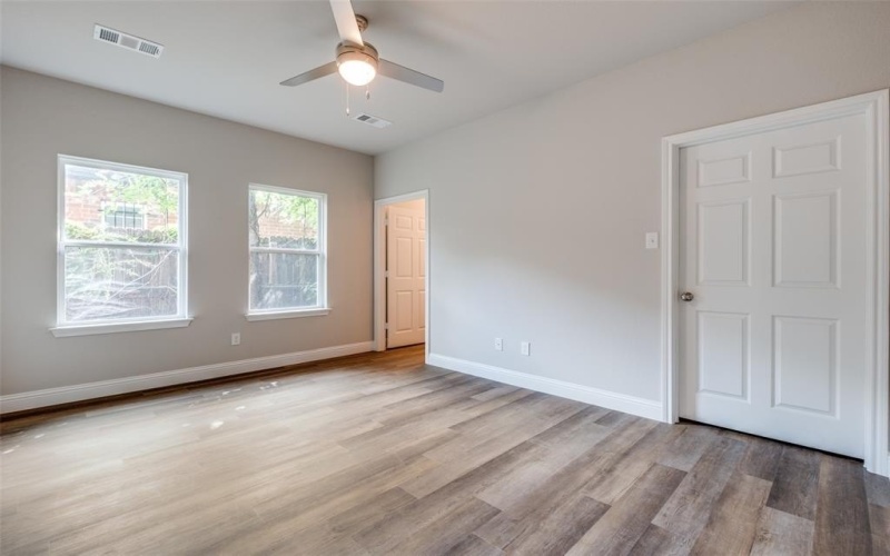2726 Lawrence Street, Dallas, TX 75215, 3 Bedrooms Bedrooms, ,2 BathroomsBathrooms,Residential,For Sale,2726 Lawrence Street,20971600