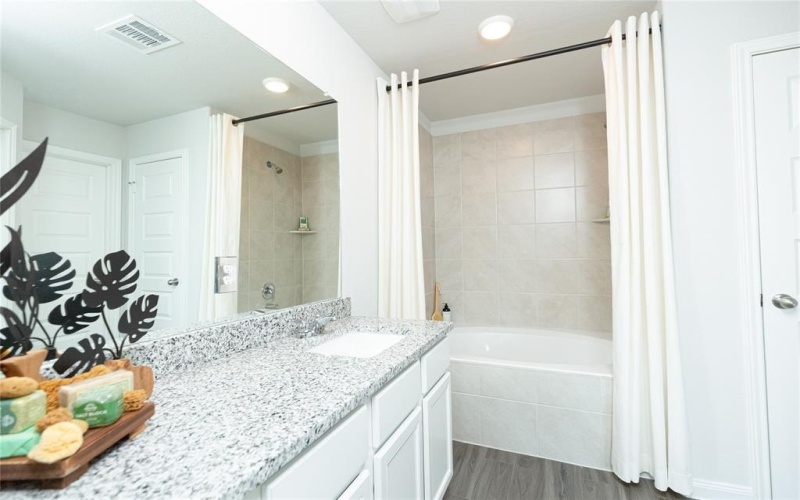 9225 Union Pacific Drive, Fort Worth, TX 76036, 4 Bedrooms Bedrooms, ,3 BathroomsBathrooms,Residential,For Sale,9225 Union Pacific Drive,20971680