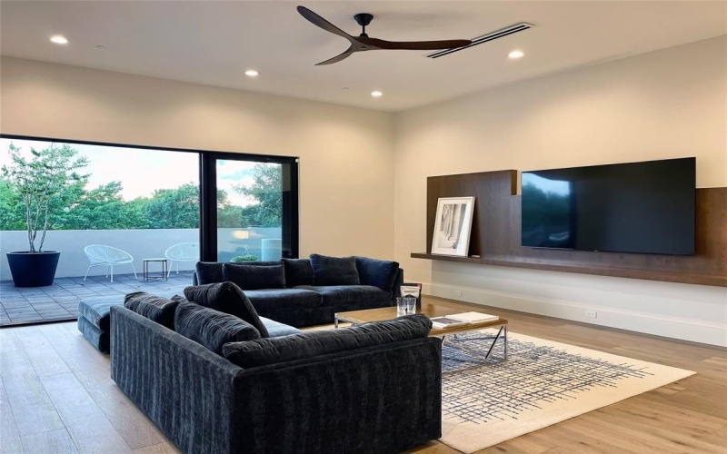 10236 Crestover Drive, Dallas, TX 75229, 5 Bedrooms Bedrooms, ,7 BathroomsBathrooms,Residential,For Sale,10236 Crestover Drive,20971443