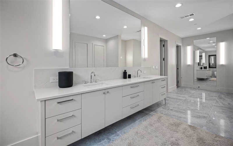 10236 Crestover Drive, Dallas, TX 75229, 5 Bedrooms Bedrooms, ,7 BathroomsBathrooms,Residential,For Sale,10236 Crestover Drive,20971443