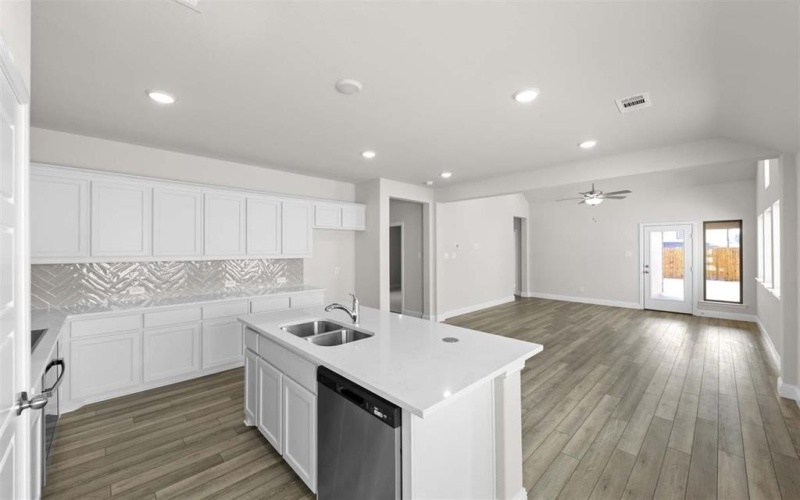1409 Grove Pond, Forney, TX 75126, 3 Bedrooms Bedrooms, ,2 BathroomsBathrooms,Residential,For Sale,1409 Grove Pond,20971482