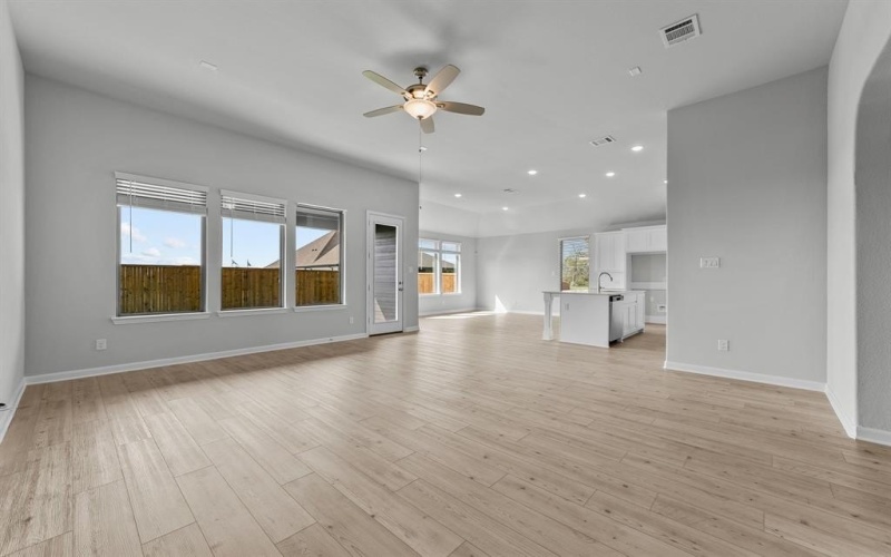 3513 Kingdom Drive, Denton, TX 76208, 3 Bedrooms Bedrooms, ,2 BathroomsBathrooms,Residential,For Sale,3513 Kingdom Drive,20971505