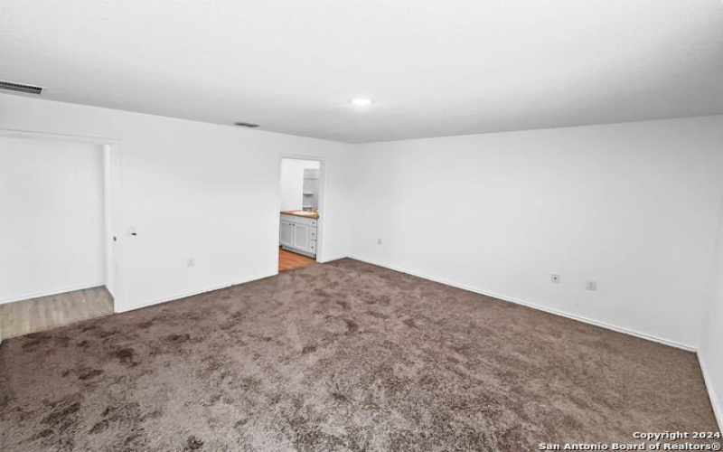 3834 S Kurz Plaza, San Antonio, TX 78211, 3 Habitaciones Habitaciones , ,2 BañosBaños,Residential Lease,En Alquiler,3834 S Kurz Plaza,1876280