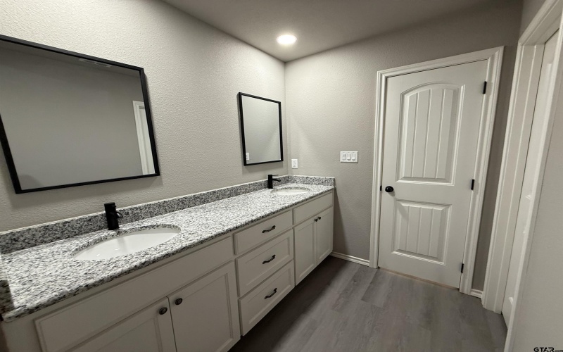 357 Private Road 6292, Mineola, TX 75773, 3 Bedrooms Bedrooms, ,2 BathroomsBathrooms,Residential,For Sale,357 Private Road 6292,25009223