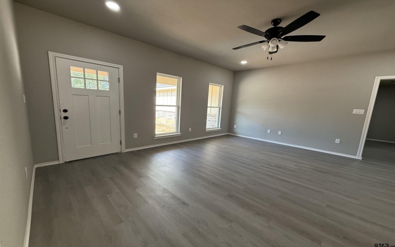 357 Private Road 6292, Mineola, TX 75773, 3 Bedrooms Bedrooms, ,2 BathroomsBathrooms,Residential,For Sale,357 Private Road 6292,25009223