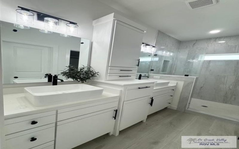 6017 DAKOTA ROSE CIR, BROWNSVILLE, TX 78521, 4 Bedrooms Bedrooms, ,2 BathroomsBathrooms,Residential,For Sale,6017 DAKOTA ROSE CIR,29766050