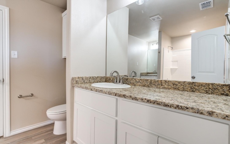 936 E Municipal Drive, Lubbock, TX 79403, 3 Habitaciones Habitaciones , ,2 BañosBaños,Residential,En Venta,936 E Municipal Drive,202556468