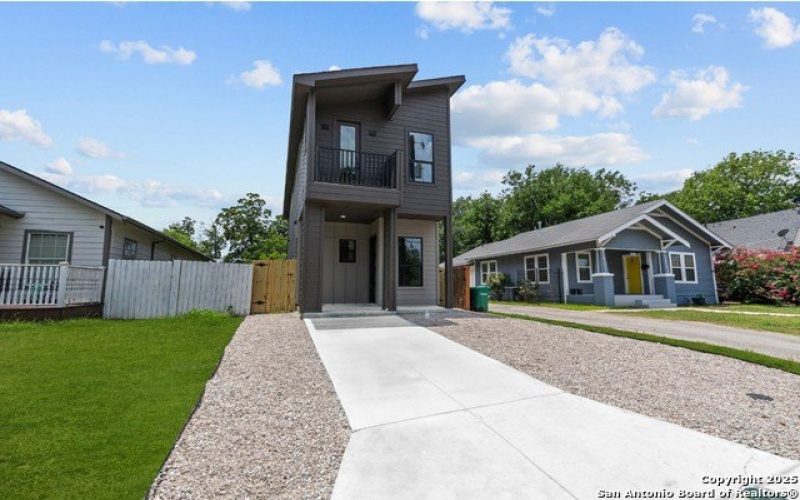 1334 N Center, San Antonio, TX 78202, 3 Habitaciones Habitaciones , ,2 BañosBaños,Residential,En Venta,1334 N Center,1876501
